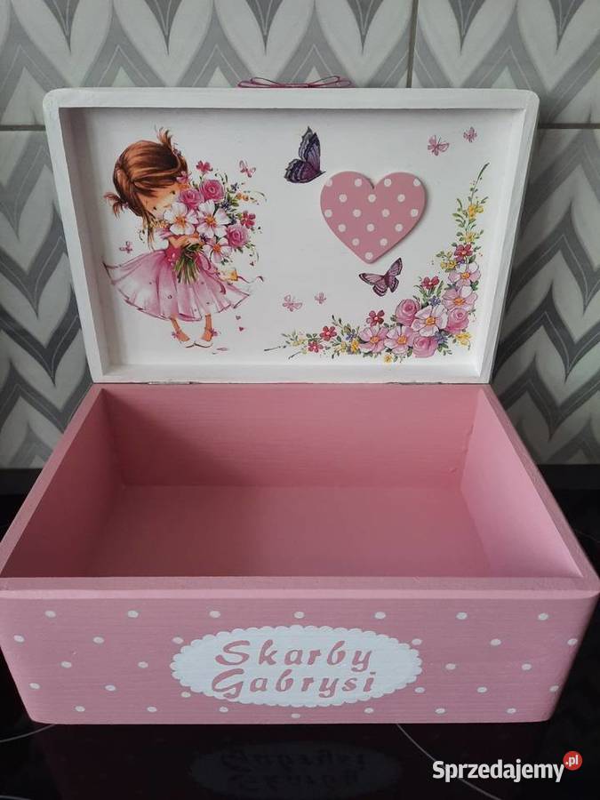 Kuferek z dziewczynką szkatułka decoupage