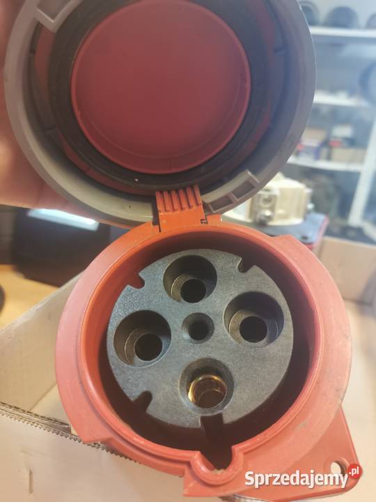 Gniazdo przenośne 125A6h 380415V czerwone TYP