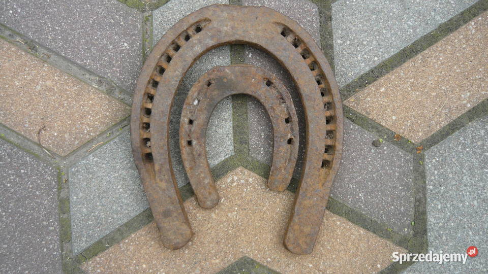 Zestaw duża i mała podkowa ogromna stara Sokółka