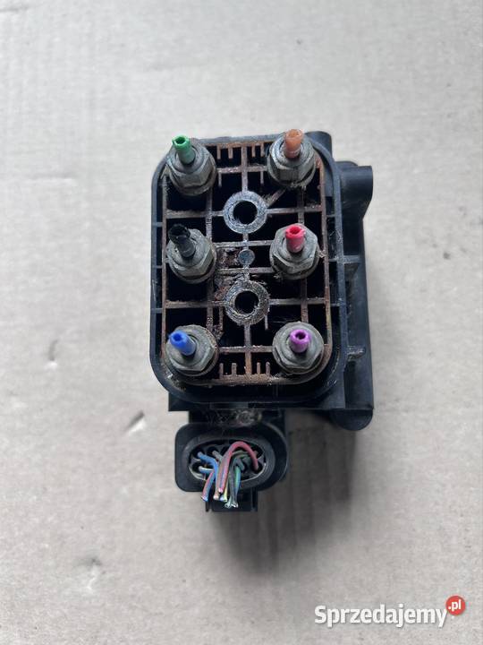 Zawór pneumatyki Audi a6 c6 4f0616013 osobowe Grudziądz