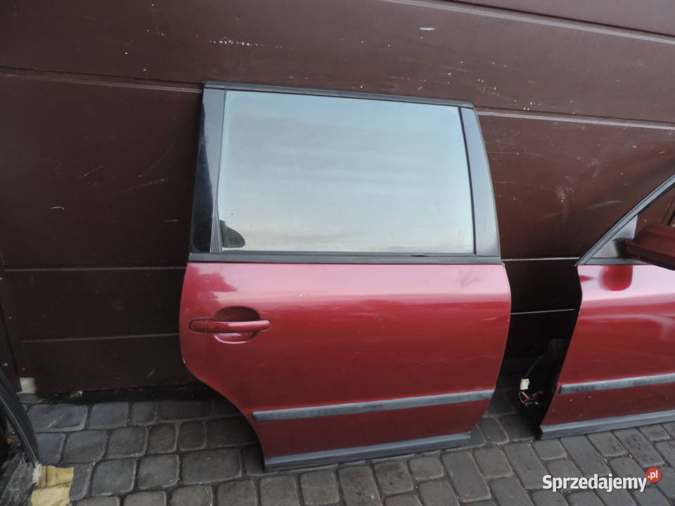 VW PASSAT B5 KOMBI DRZWI PRAWY TYŁ LB3Y