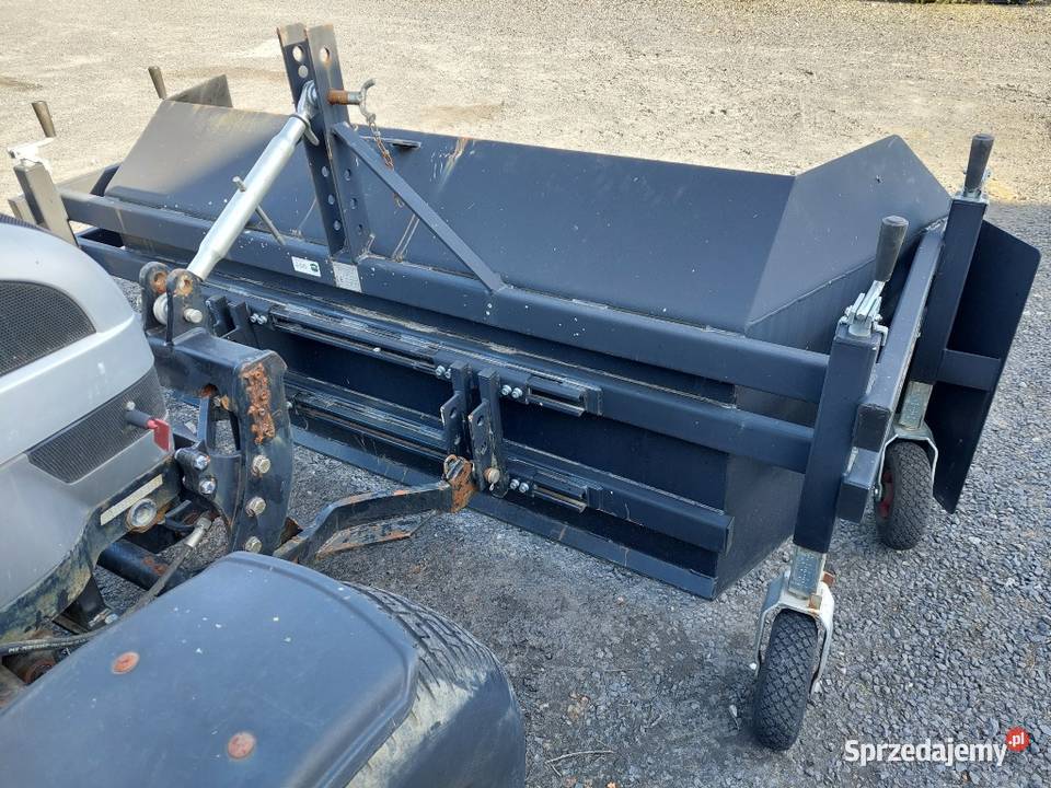 Pług spychacz śniegu do sztucznych nawierzchni sprzedam