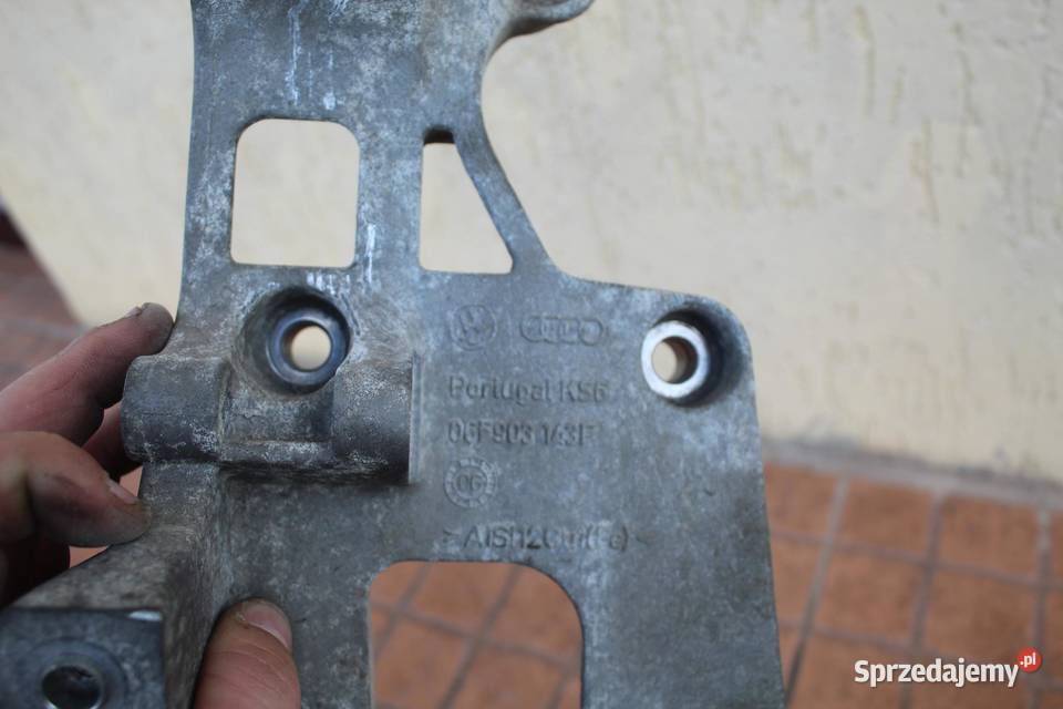 ŁAPA PODSTAWA ALTERNATORA VW GOLF V 16