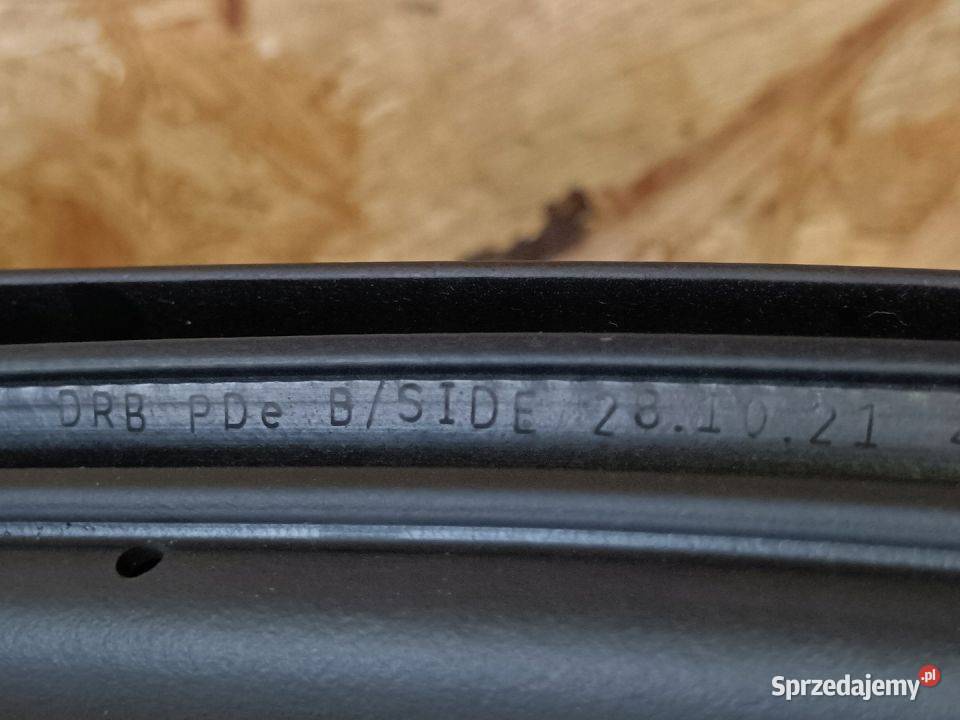 HYUNDAI I30 I30N 1720 USZCZELKA DRZWI PRAWY TYŁ Uszczelki Pleszew
