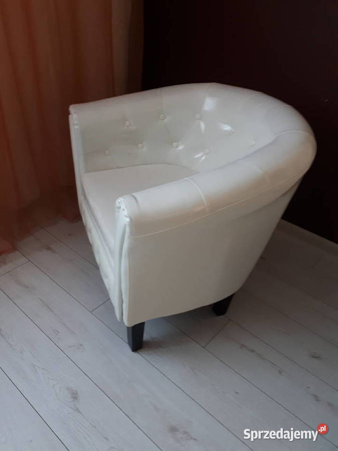 Biały wygodvy fotel Maków