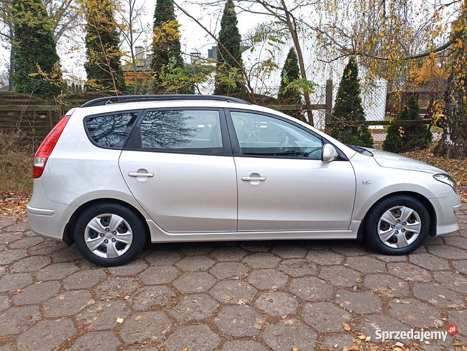 Hyundai i 30 cw blue conford 16 crdi kombi 90 Legionowo