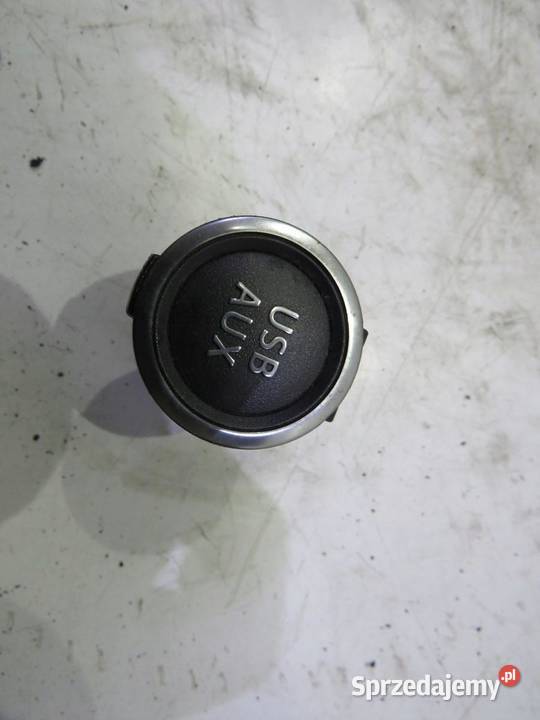 GNIAZDO AUX SUZUKI IGNIS III