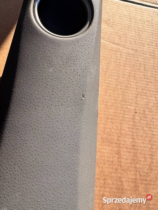 Dekorplastik deski rozdzielczej Toyota Yaris III Rok produkcji 2011 Brzesko