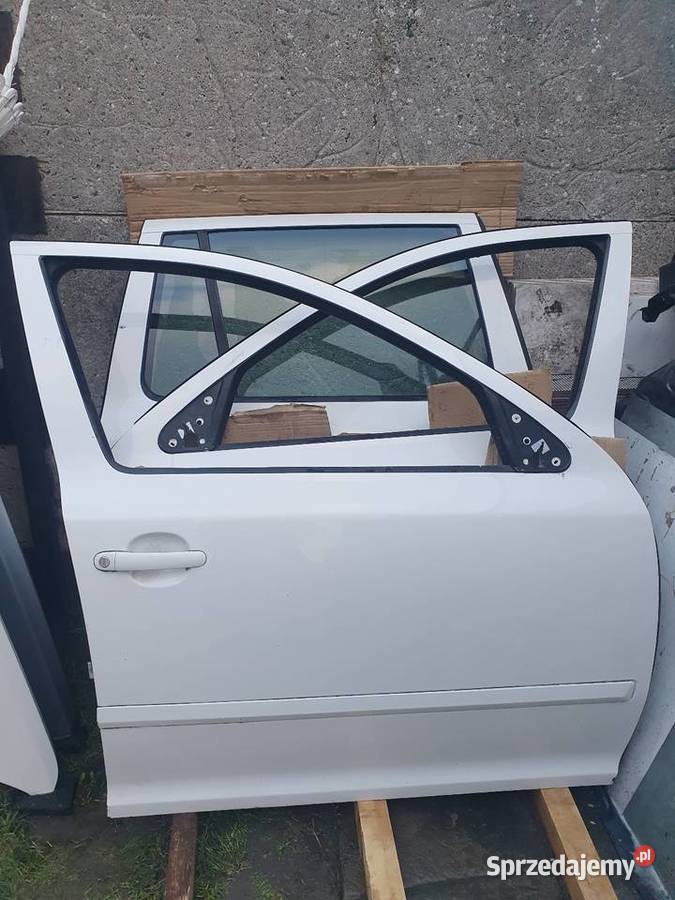 Skoda Octavia 2 lift drzwi maska zderzak Rok produkcji 2012 Drzwi Jarocin