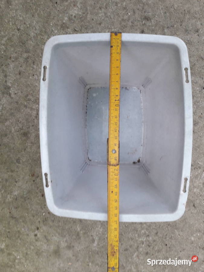 Szary kosz plastikowy z pokrywą chyba nie małopolskie Kraków