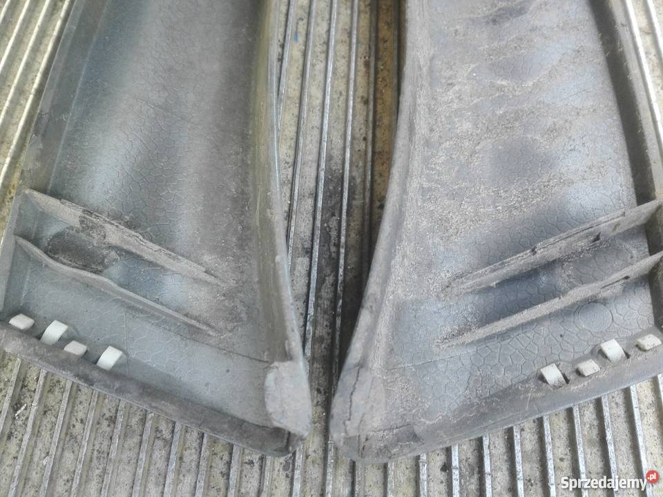 Mercedes W124 listwa błotnika tylnego nadkole