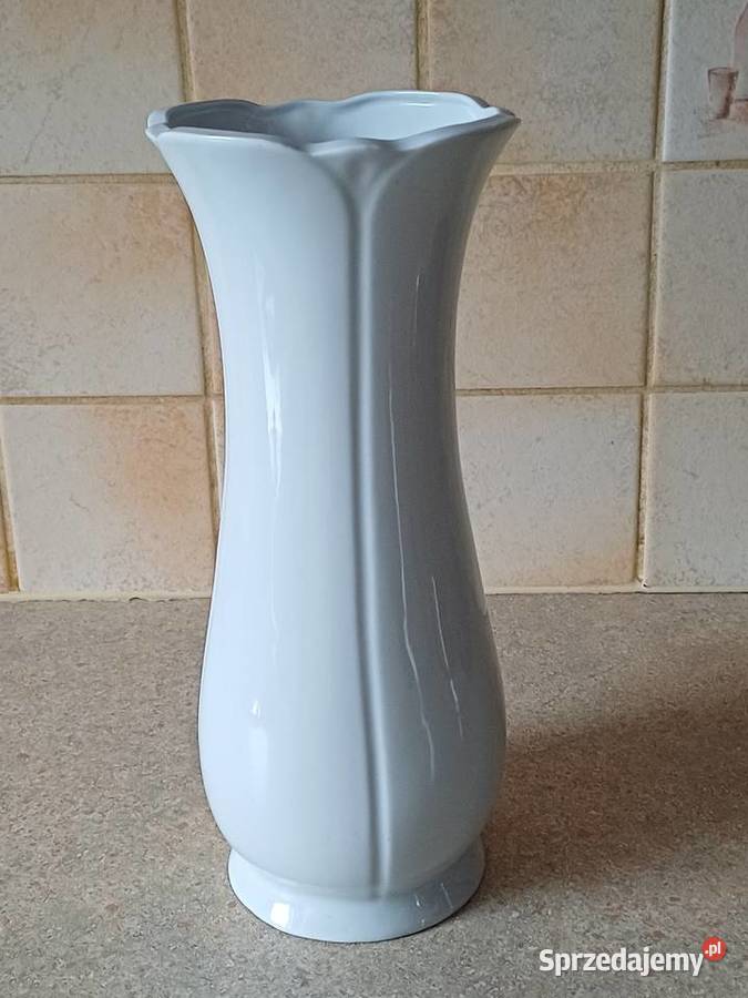 vintage wazon z białej porcelany
