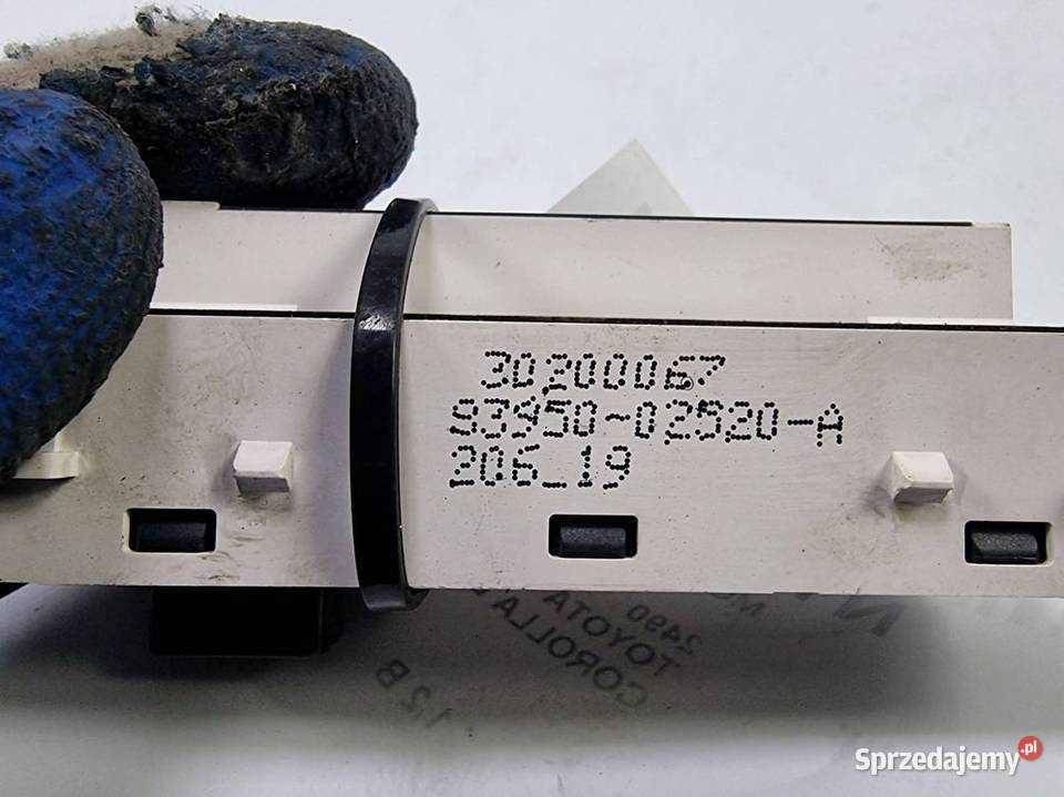 WYŚWIETLACZ PANEL TOYOTA COROLLA E21 9395002520 osobowe Lipno