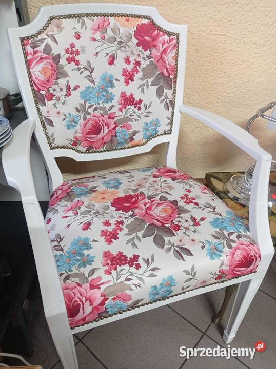 Krzesła solidnie drewniane