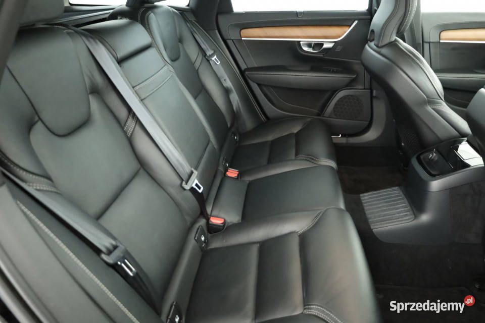 Volvo V90 T8 Twin Engine AWD komputer pokładowy