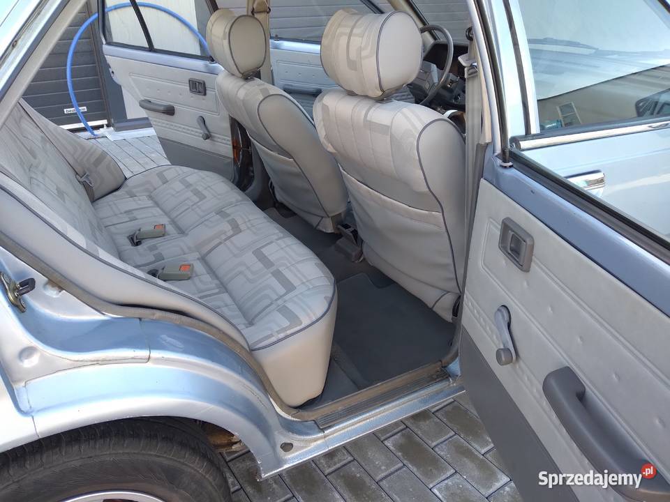 Stan idealny Wszystko sprawne Orginalny lakier Dąbki