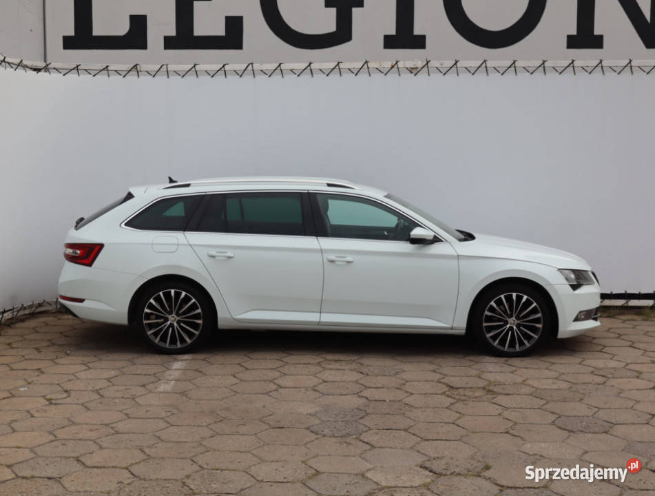 Skoda Superb 20 TDI światła do jazdy dziennej Łódź