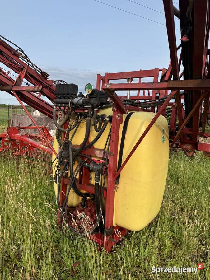 Opryskiwacz zawieszany Hardi 1200L lańce 24m Zwoleń