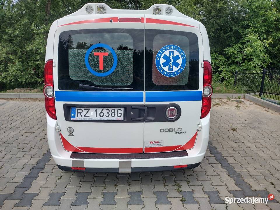 AMBULANS Fiat Doblo maxi 16 diesel 2011r niski Rzeszów sprzedam