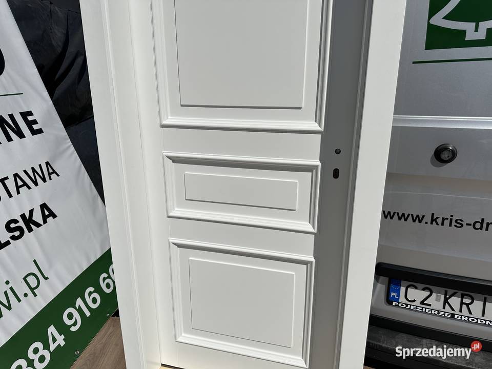 Drzwi drewniane sosnowe z listewką ozdobna Grzybno