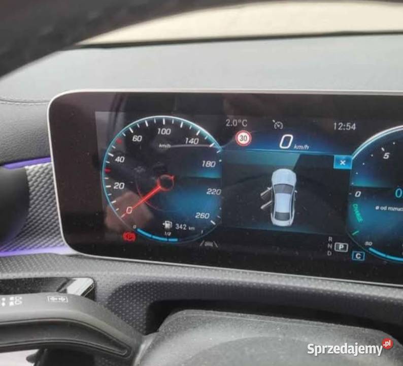 Mercedes Benz CLA 200 Wzorwy
Stan Bezwypadkowy 1332cm3 sprzedam