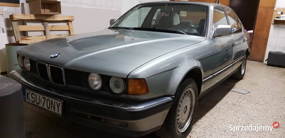 Sprzedam BMW E32 730i uszkodzony Maków Podhalański