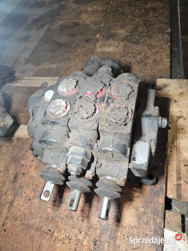 3sekcyjny rozdzielacz hydrauliczny JCB 3CX 4CX i Układ hydrauliczny pomorskie