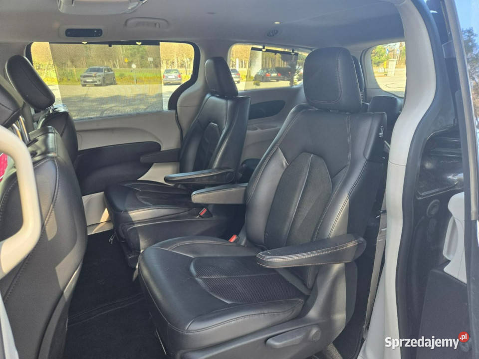 Chrysler Pacifica FVAT Pacifica Hybrid z 2018 światła do jazdy dziennej podlaskie Białystok