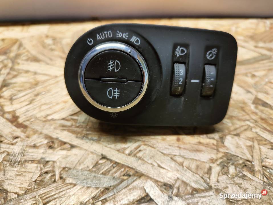 Przełącznik Świateł Opel Corsa E 13470445 osobowe Pleszew