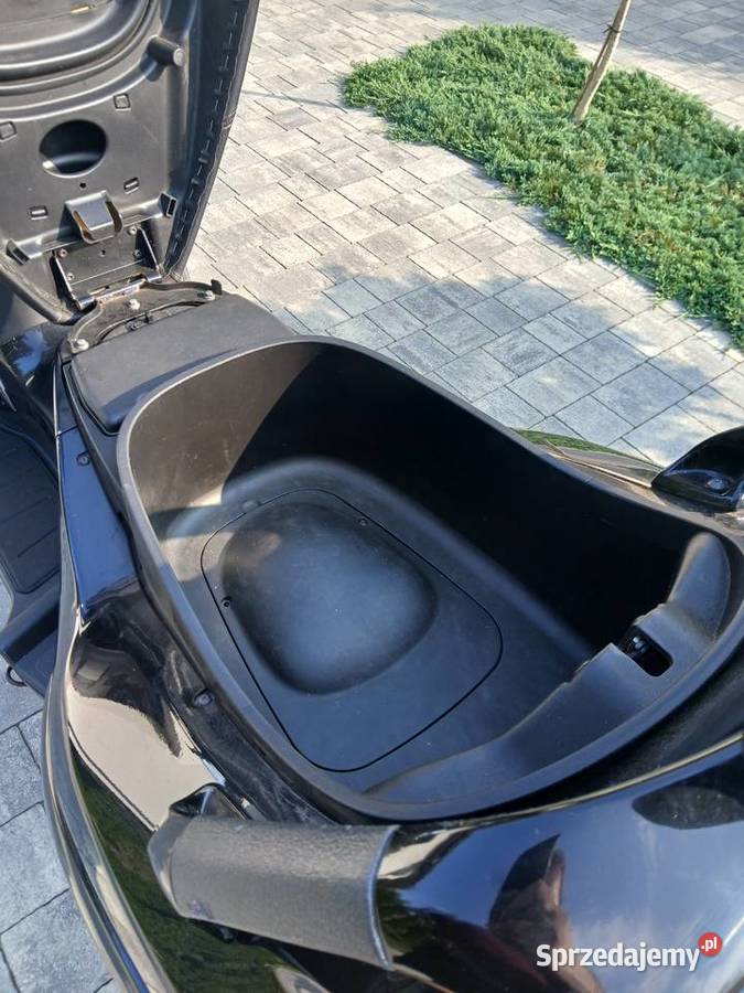 Skuter piaggio xevo 125 elektryczny starter sprzedam