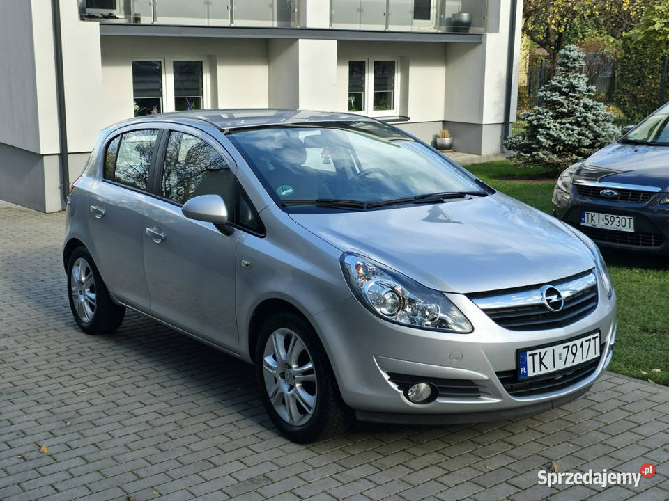 Opel Corsa 12 Benzyna Serwisowany Gwarancja Rok produkcji 2009 sprzedam