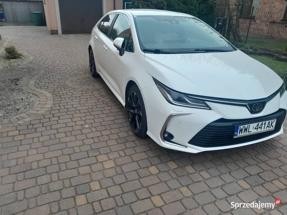 Toyota Corolla 2022 super stan bezwypadkowa aso mazowieckie Wołomin