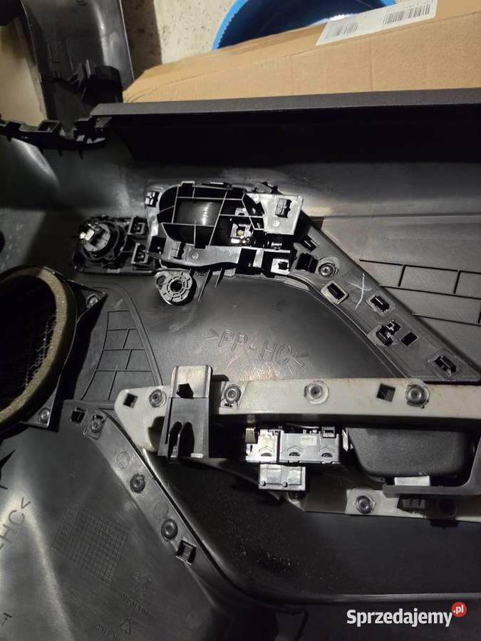 BOCZEK DRZWI PRZÓD TYŁ PRAWY LEWY PEUGEOT 208 Lubin