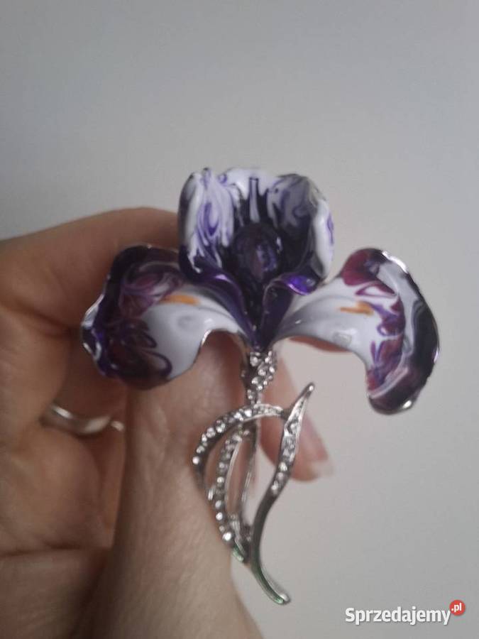 Broszka kwiat irysa emaliowanacyrkonie Wąbrzeźno