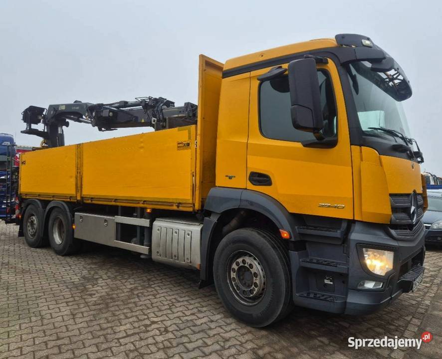 Skrzynia z tylnym dzwigiem Mercedes mazowieckie Warszawa