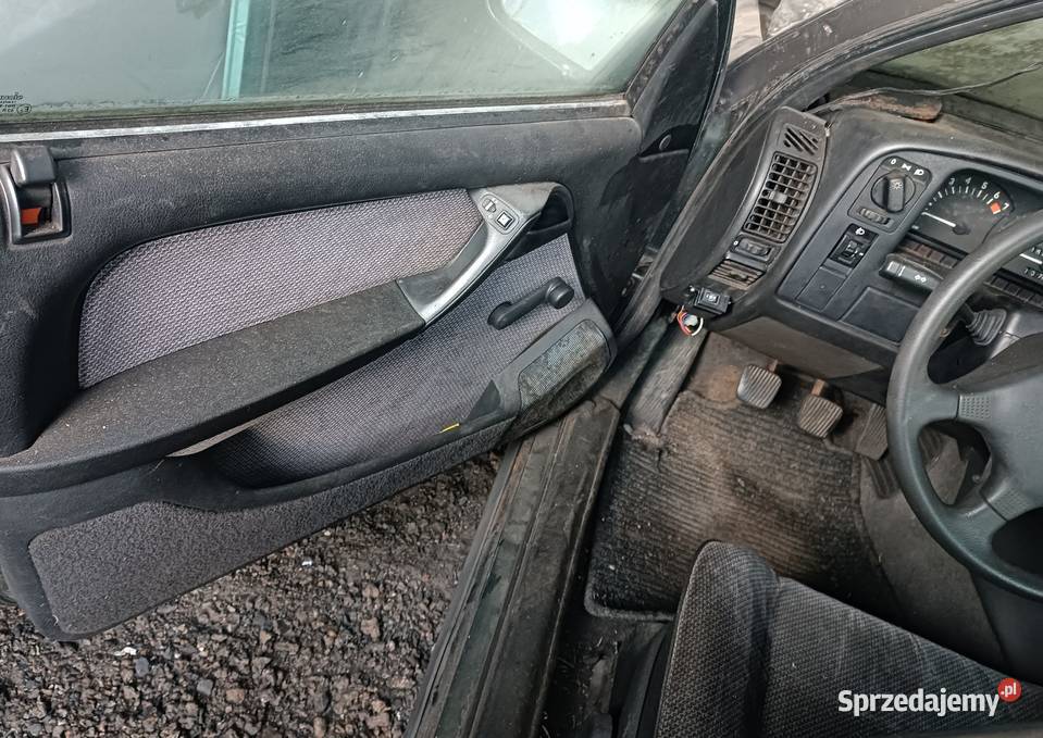 Opel Omega A 20 1993 Zdrowa blacha Wyprzedaję Celestynów