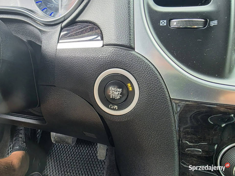 Chrysler 300C 36 Benzyna 286 Skóra Alu 22 Kamera Słupsk