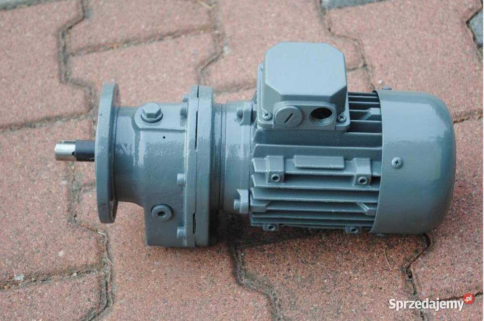 MOTOREDUKTOR kołnierzowy 018kw 125obrmin Fvat Kargowa