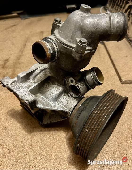 Pompa wody termostat koło pasowe Mercedes M103 sprzedam