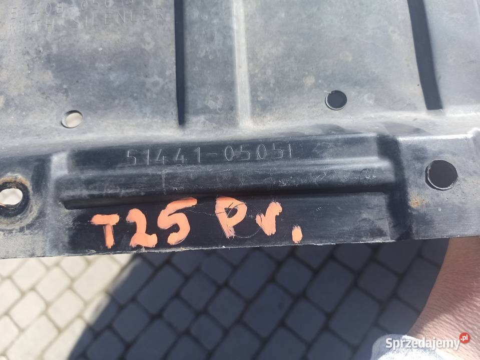TOYOTA Avensis Oslona pod silnik prawa sprzedam