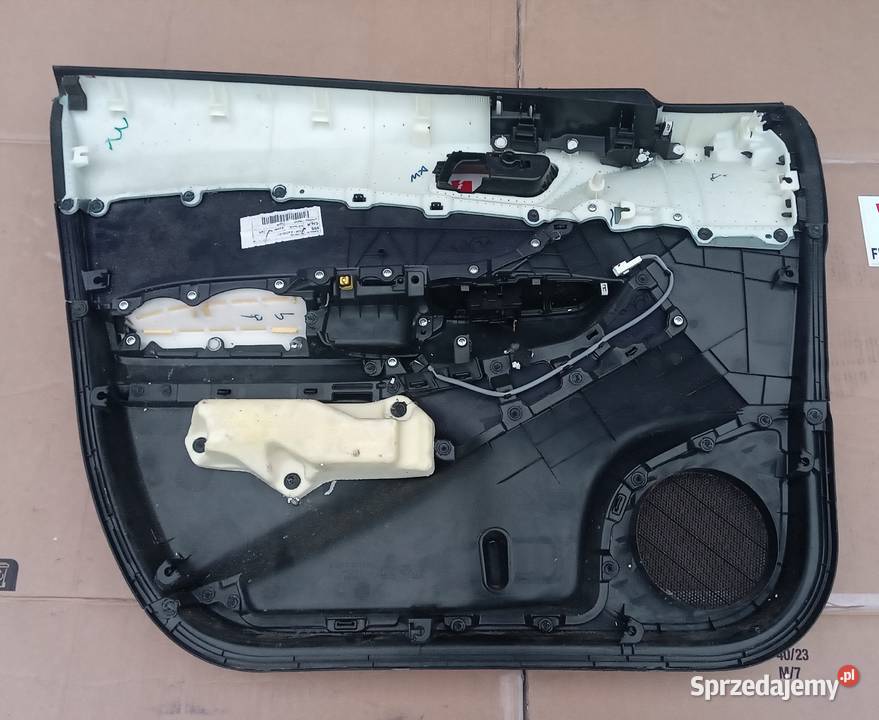 Toyota CHR Hybryda boczek drzwi przedni prawy Przeźmierowo