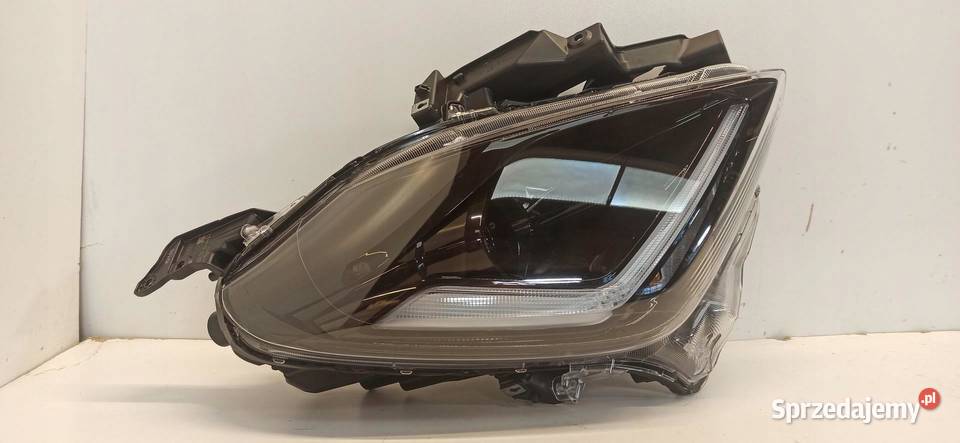 SUZUKI SWIFT VII MK9 LAMPA PRAWY PRZÓD UK ANGLIK
