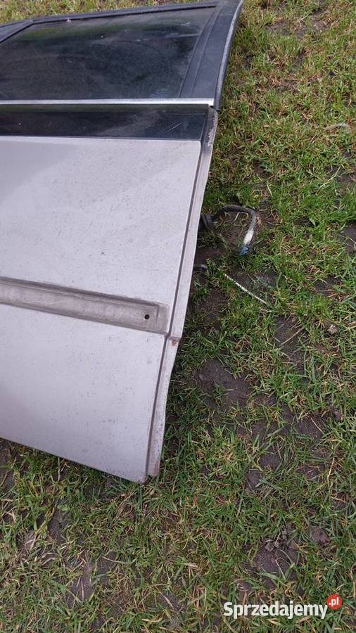Drzwi prawy tył Bmw e30 sedan Drzwi sprzedam