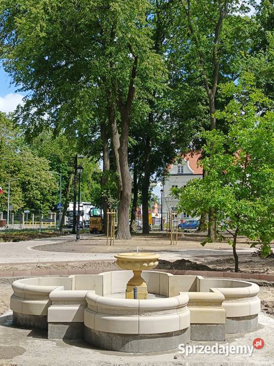 Fontanna z kamienia naturalnego piaskowiec Fontanny i kaskady Kamienna Góra