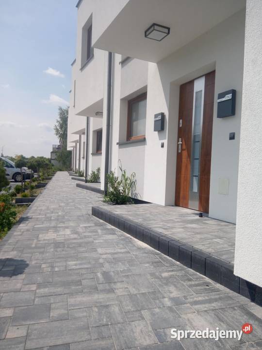 Kostka brukowa i ogrodzenia w ekspresowym tempie