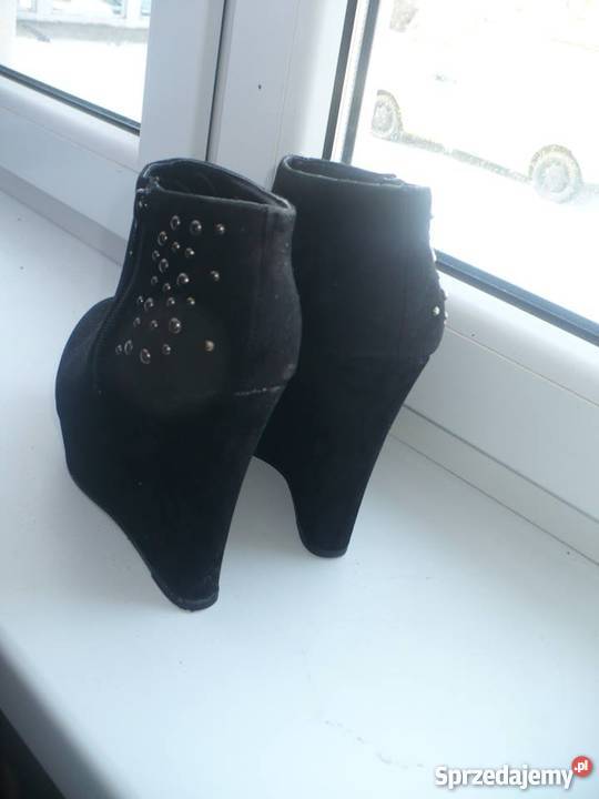 Botki z ćwiekami na koturnie czarny Bydgoszcz sprzedam