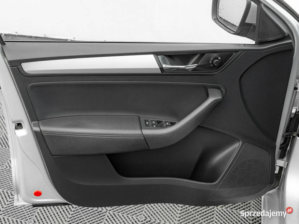 koda RAPID WU6105G10 TSI Ambition Czcof Klima ASR (kontrola trakcji) Rapid Pępowo