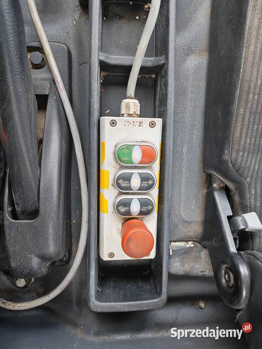Mitsubishi Fuso Canter hakowiec Specjalny 4x2 Cieszyn