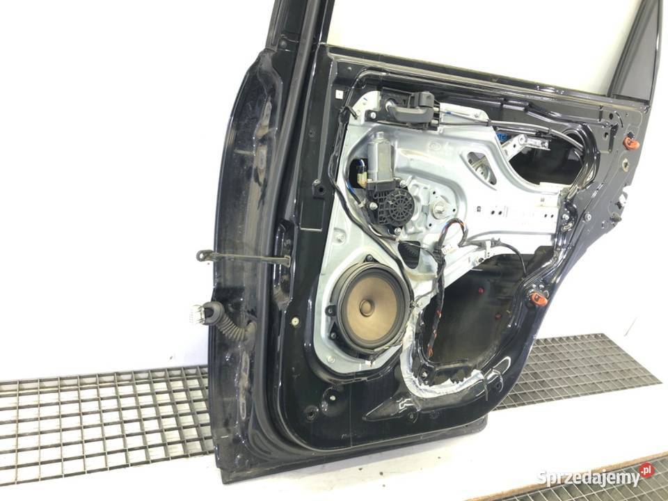 DRZWI LEWY TYŁ KIA SPORTAGE II SUV sprzedam