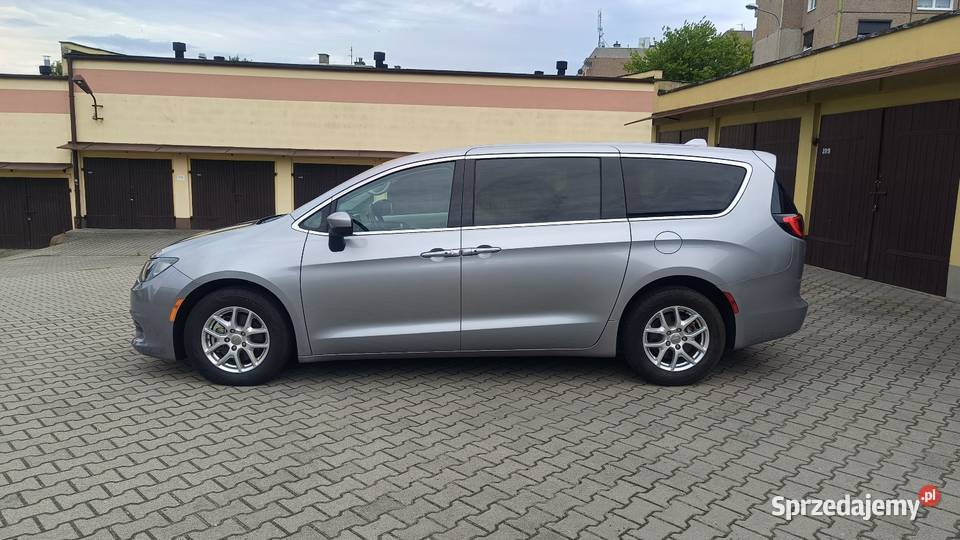 Chrysler Pacifica 36 V6 8 Osób Zarejestrowana wspomaganie kierownicy Leszno